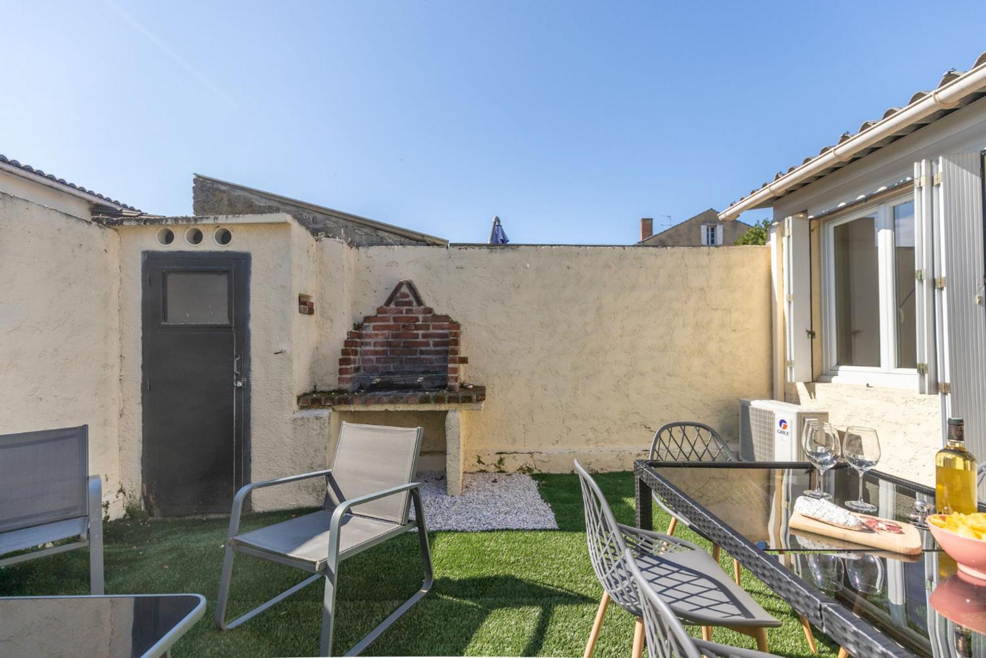 Le Patio - Spacieux T3 Avec Climatisation Et Jardin Privatif برجراك المظهر الخارجي الصورة